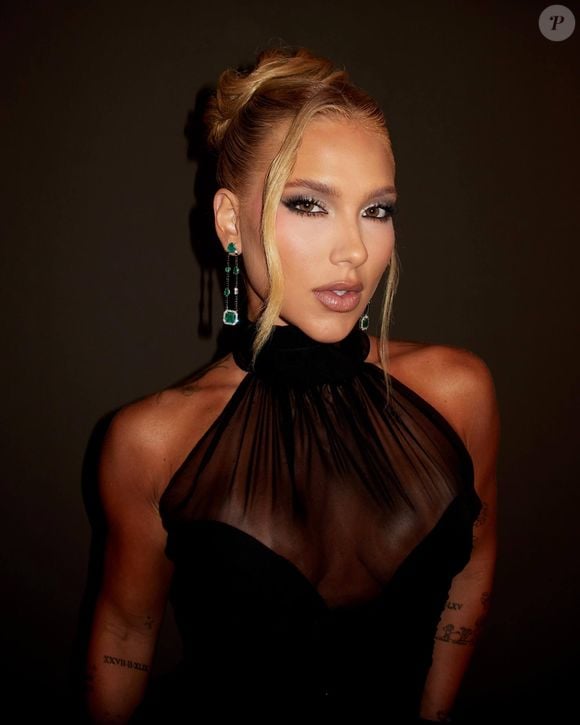 Virginia Fonseca aposta em look all black transparente para comemorar os 5 anos da WePink