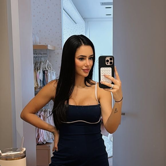 Depois do nascimento de Mel, sua filha caçula, Bruna Biancardi fez o Unyque PRO, um procedimento para acabar com a flacidez pós-parto