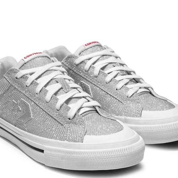 O design inspirado no Star Player apresenta um visual moderno, com acabamento metálico que resgata o brilho de forma elegante e atual