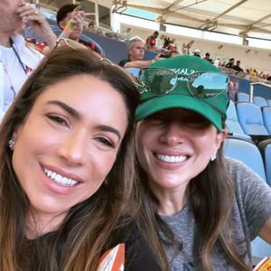 Patricia Abravanel e Rebeca Abravanel foram ao Maracanã assistir Flamengo x Corinthians