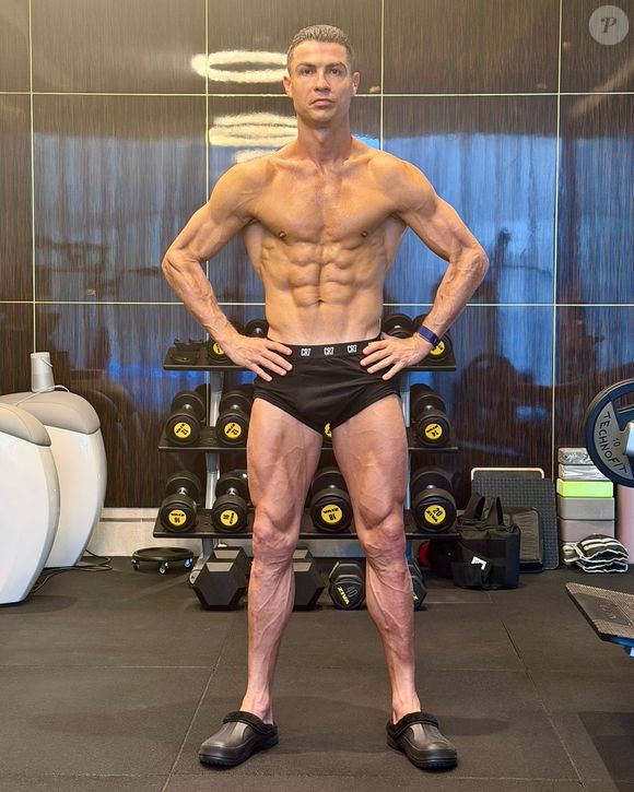 Aos 41 anos, Cristiano Ronaldo resgatou um acessório que marcou o início de sua trajetória no futebol europeu