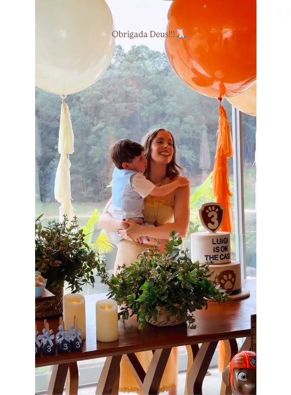 Fabiana Justus se derreteu pelo filho nas redes sociais e encantou internautas com a festa de Luigi
