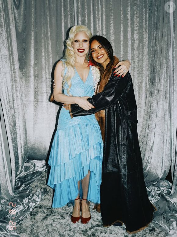 Gabriela Berlingeri estava com Bad Bunny no Super Bowl e posou ao lado de Lady Gaga