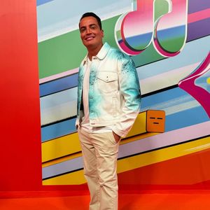 O contato ocorreu após Leo Dias ter feito um pedido público de desculpas à atriz, reconhecendo erros em suas declarações sobre ela.