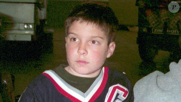 1 ano após a morte do pai tetraplégico, esse menino perdeu a mãe para um câncer de pulmão e ficou totalmente órfão; hoje ele está em 'Superman'