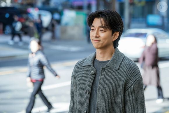 'The Trunk' apresenta Gong Yoo vivendo Han Jeong-won, um rapaz desacreditado de relacionamentos que busca um casamento por contrato