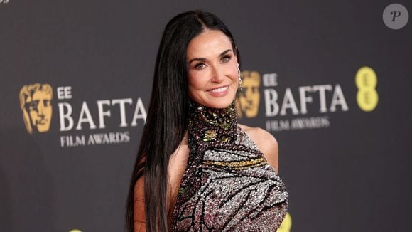 Demi Moore, atriz de 'A Substância', impressiona por sua beleza.