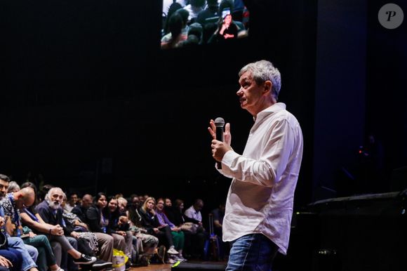 Serginho Groisman tentou contornar situação com Roberta Close após pergunta sobre mudança de sexo: 'As pessoas não estão rindo de você, mas de como foi feita a pergunta'