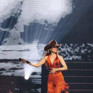Paula Fernandes está vivendo uma nova fase de sua carreira com o projeto '30 & Poucos Anos'