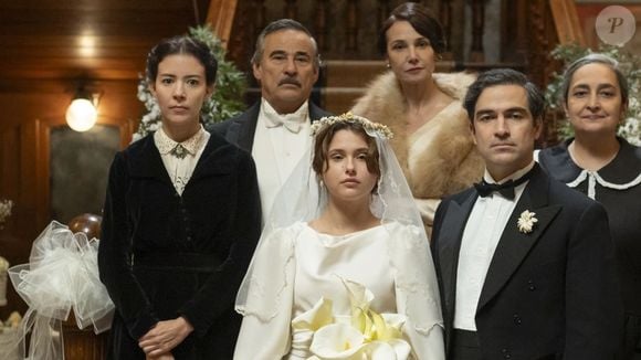 'A Casa dos Espíritos' é uma minissérie baseada na obra homônima de Isabel Allende, um clássico do realismo mágico e da literatura latino-americana