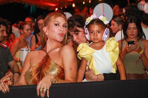 Filha mais velha de Léo Santana e Lore Improta, Liz foi a responsável por comandar o chá revelação