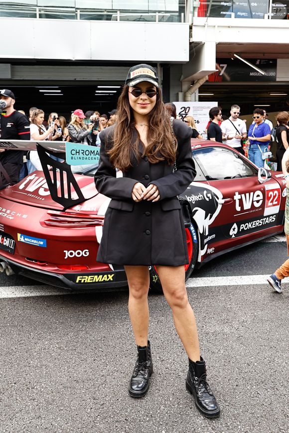 Vencedora do BBB, Emilly Araújo foi mais uma famosa a prestigiar corrida em SP