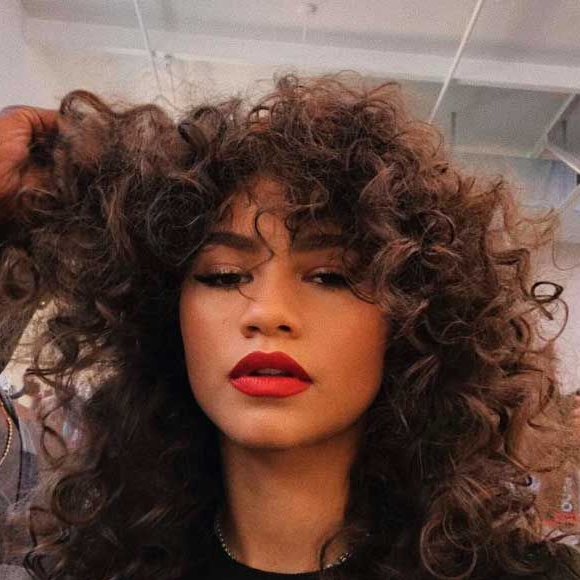 Na sequência, vem Zendaya (94,37%), dona de traços expressivos e equilíbrio quase milimétrico