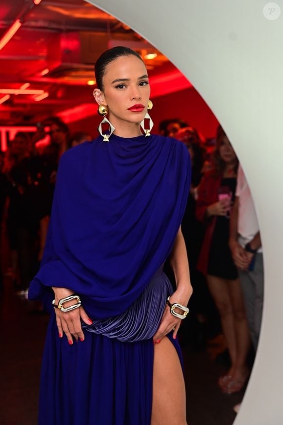 Bruna Marquezine foi alvo de alfinetada do pai de Marina Ruy Barbosa por conta da ida da filha ao festival de Cannes