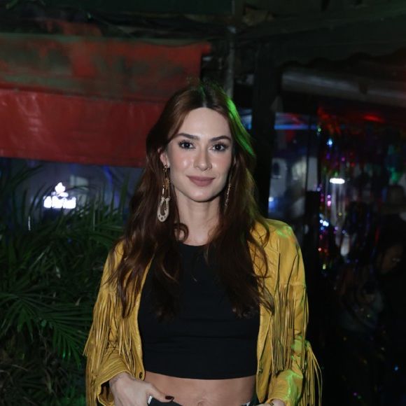 Cow print foi escolha de Thaila Ayala para festa junina com amigos famosos