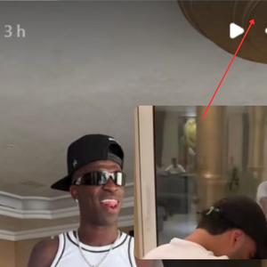 Vini Jr. mostrou pilastras douradas idênticas às que aparecem em imagens de Virgínia e dos amigos