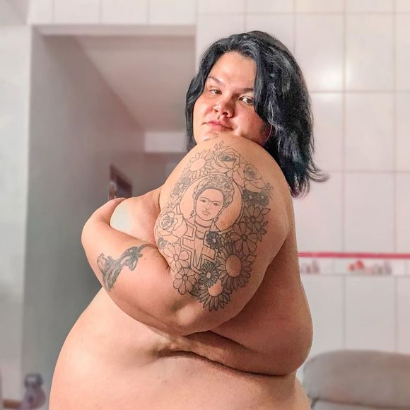 Neste clique, Thais Carla valorizou seu corpo e deu um show de autoestima para seus seguidores