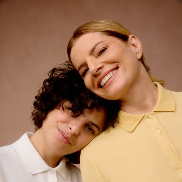 Débora Bloch e a filha estrelam juntas uma campanha das Lojas Riachuelo