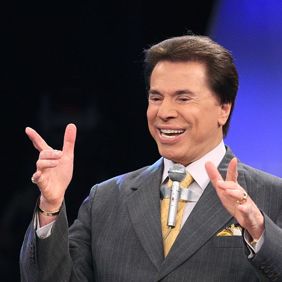 Cauã Reymond chamou Silvio Santos de 'lenda' ao participar do 'Troféu Imprensa'. 'Acho que sou mais um ermitão', disparou o dono do SBT