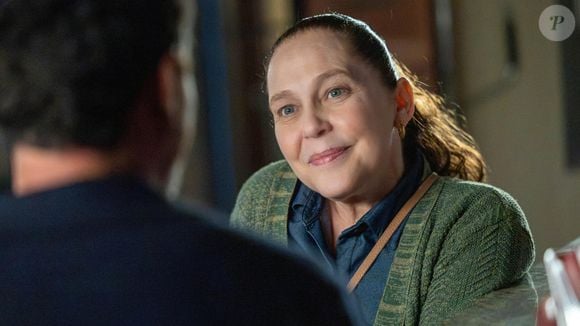 Elisa na novela Quem Ama Cuida sofre de fibromialgia