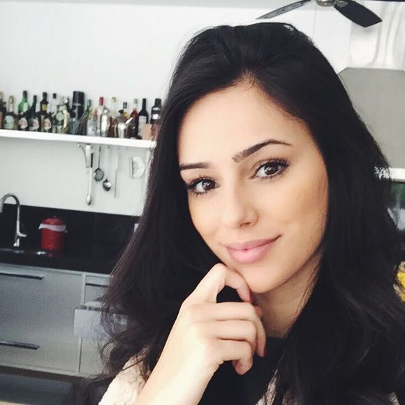 Com uma make básica, Bruna Biancardi mostrava toda sua beleza natural