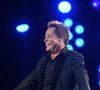 Leonardo cantou o hit ‘Cumade e Cumpade’ - diga-se de passagem, em uma versão eletrônica extremamente duvidosa - com a voz enrolada e um olhar bastante perdido