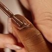Nunca mais borrei meu esmalte depois que aprendi esses 5 segredos de expert em design de unhas