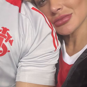 Andressa Urach revelou que novo affair tem braços musculosos e tatuagens, mas escondeu seu rosto