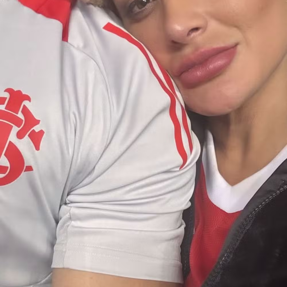 Andressa Urach revelou que novo affair tem braços musculosos e tatuagens, mas escondeu seu rosto