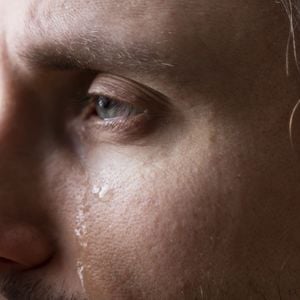 Heráclito era crítico à sociedade e confrontou diversas figuras da época. Mesmo assim, ganhou o apelido de “o filósofo chorão”. Suas filosofias renderam diversas paráfrases