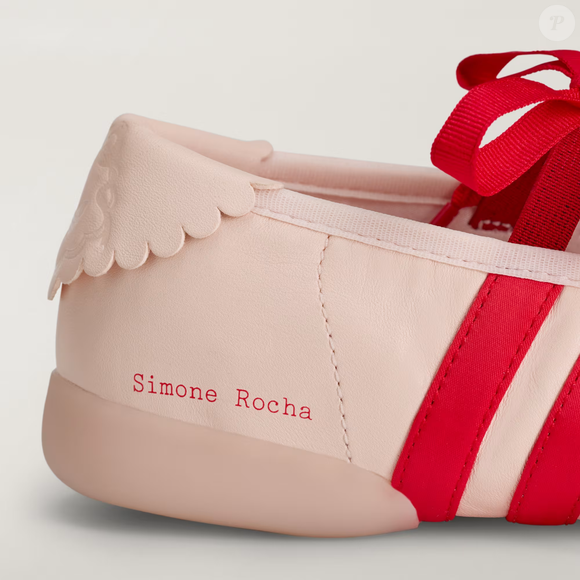 A tendência das sapatilhas chegou aos tênis: Adidas lança modelo de perfil baixo criado em parceria com Simone Rocha