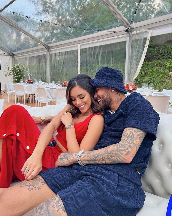 Esposa de Neymar não perdoa: Bruna cita 'justiça divina' ao rebater declarações de Virgínia