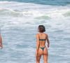 Bruna Marquezine e Shawn Mendes foram à praia no Rio de Janeiro
