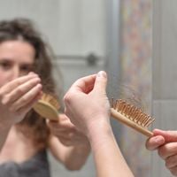 Marta León, especialista em hormônios: 'Se você está perdendo mais cabelo a cada dia, é essencial consumir colina, biotina e verificar seus níveis de ferro'