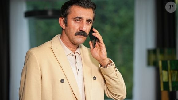 Reha está disposto a reconquistar Karsu, sua ex-mulher e mãe de seus 3 filhos, na novela 'Coração de Mãe'