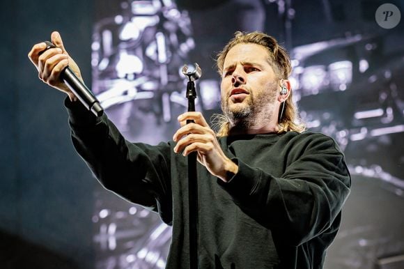 M. Shadows, vocalista do Avenged Sevenfold, se posicionou publicamente em defesa do movimento Black Lives Matter em 2020. Anos depois, o cantor revelou que a declaração fez a banda perder uma enorme quantidade de seguidores