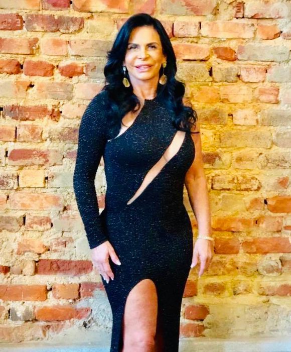 Gretchen começou a apostar em algumas técnicas estéticas para melhorar sua aparência