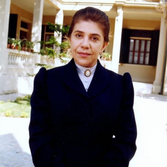 Mariana (Tânia Bondezan) insiste com Rosana para que ela desista de Matteo, que ama somente Giuliana.