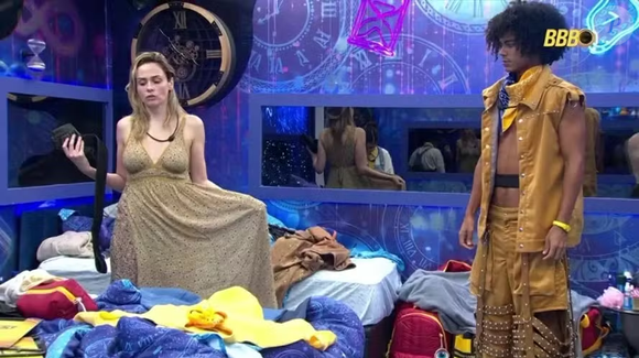 Ana Paula Renault se recusou a usar um vestido escolhido pela produção e ficou de fora do show de Ana Castela nesta sexta-feira (13)