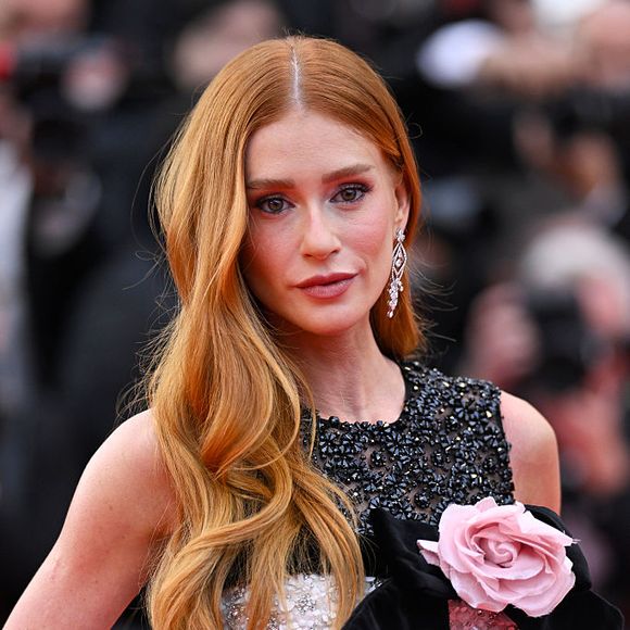 Para completar o visual, Marina Ruy Barbosa usou joias da suíça Chopard.