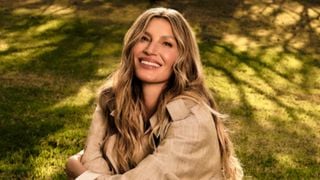 Primavera-Verão 2026: Três calçados confortáveis que Gisele Bündchen já usou e ficam perfeitos em diferentes looks