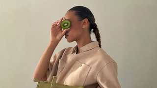 Os novos tênis New Balance 'torta de iogurte com pistache e kiwi' superam os Samba em todos os aspectos: são mais sofisticados, confortáveis e fáceis de combinar