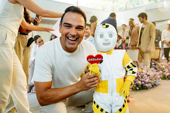 Tadeu Schmidt comanda chamada especial em homenagem a nova temporada do 'BBB'