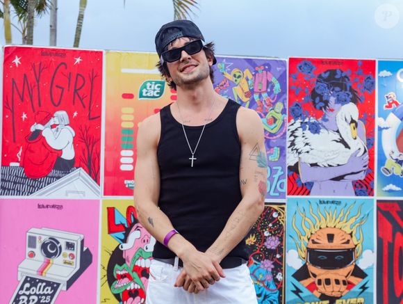 Fiuk canta: ‘De brinde a família, acertei na loteria. Pai com dinheiro, sim, mas o porra é narcisista’