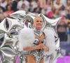 Xuxa: ‘Tirei cabelinhos da parte de trás da cabeça e coloquei aqui em cima, na rodelinha, e na frente, nas entradas’, disse ela ao jornal Extra
