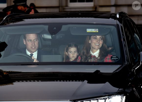O especialista em segurança detalhou que a Família Real usa sim o cinto, principalmente quando está se deslocando e viajando pelas rodovias em Londres.