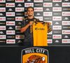 'Eu sou eu, e ele é ele', dispara João Mendes sobre viver à sombra de Ronaldinho Gaúcho. Segundo a BBC, atleta do Hull City diz não se incomodar com o peso do sobrenome