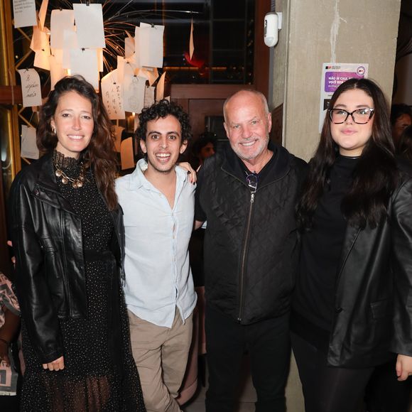 Filha de Jayme Monjardim e Tânia Mara, Maysa posou com os irmãos André e Maria Fernanda no aniversário de 68 anos do pai