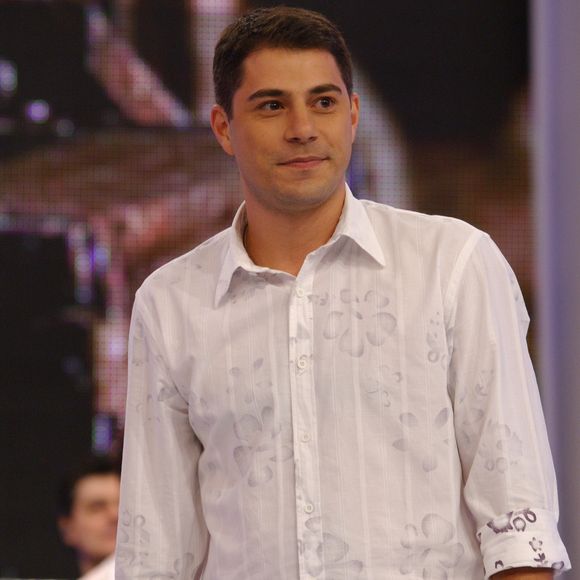 A TV Globo negou que o desempenho ruim de Evaristo Costa tenha sido o motivo da troca. A emissora alegou que a participação de Ana Paula já estava prevista