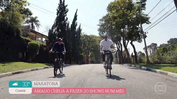 Amado Batista chega a andar 65km de bicicleta no intervalo da agenda de shows